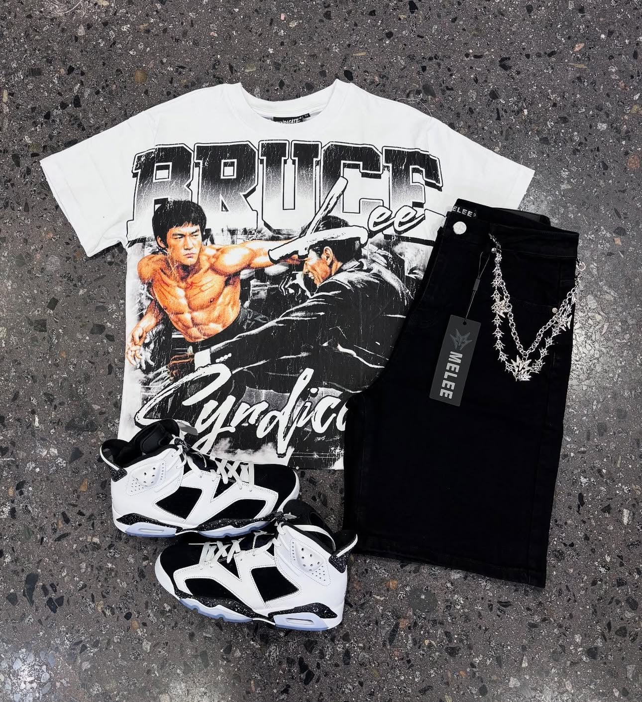 Syndicate Bruce Lee tee, Melee shorts and Jordan 6 Oreo